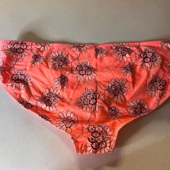 Time and Tru bikini bottoms - Picture 2 of 7